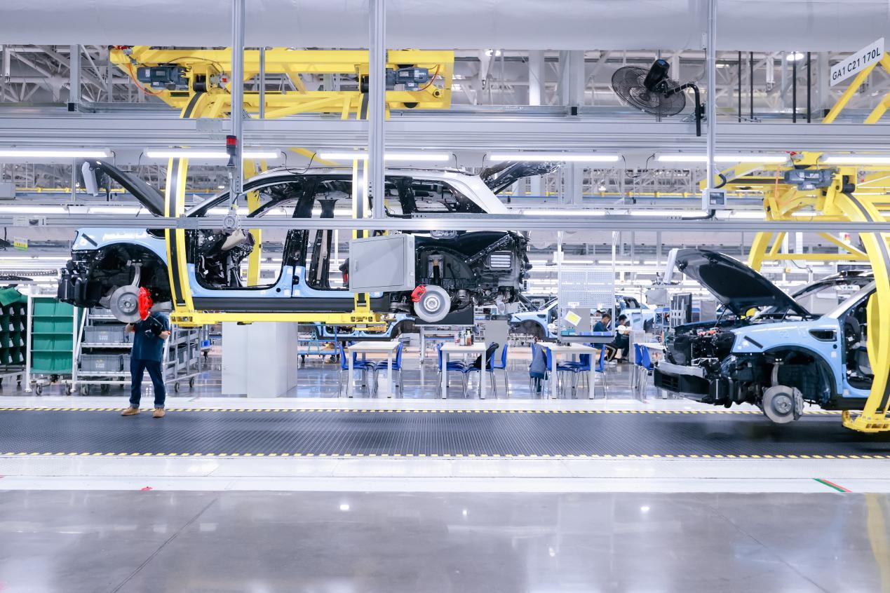 2025上海車展預(yù)熱 問界以“新豪華”引領(lǐng)出行未來，技術(shù)服務(wù)重塑價值標(biāo)桿